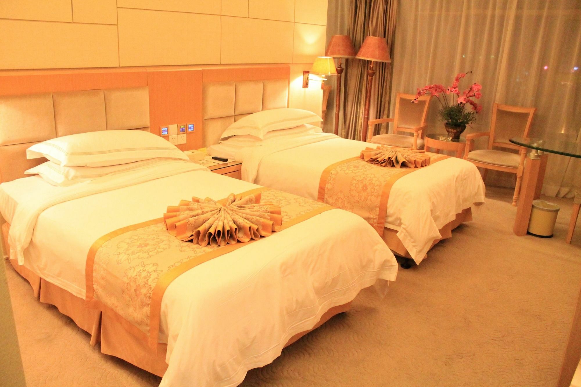 Vinenna International Hotel Shenzhen Shajing Exterior photo
